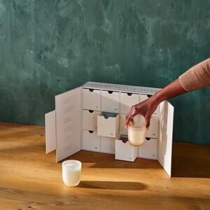 Illume Beautifully Done Candle Box Set Advent Calendar 12 Days Frosted Glass